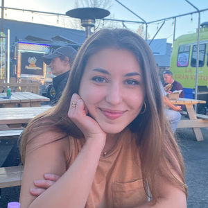 Meet your Posher, Olivia